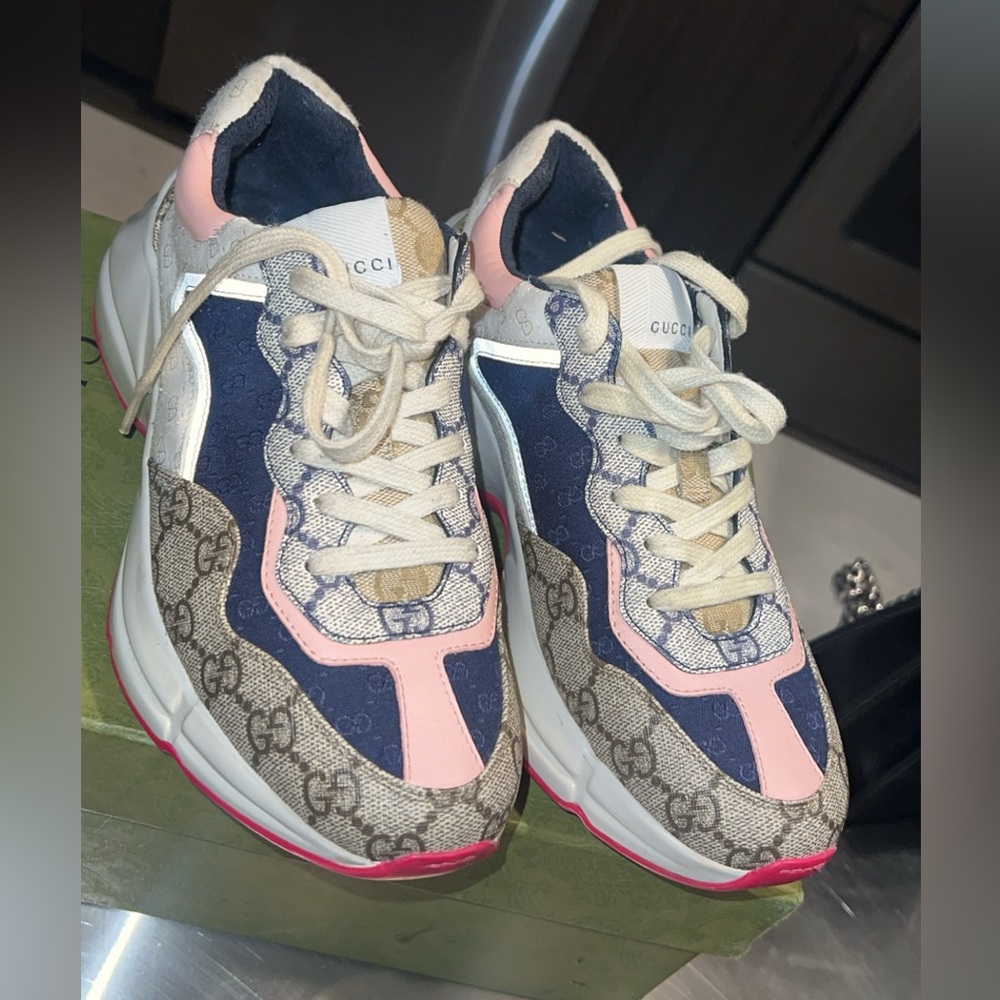 Women’s Gucci sneakers , made in Italy size 37+